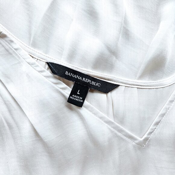 BANANA REPUBLIC, Sleeveless ivory v-neck blouse with front tie - Picture 13 of 13